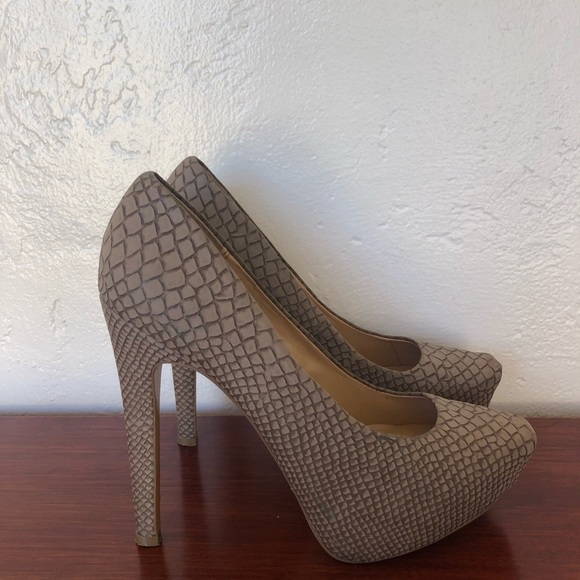 BCBG Skylark Platform Pumps - Picture 3 of 8